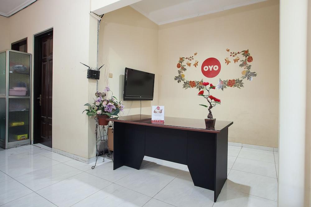 โอโย 138 กราฮา 99 Hotel สุราบายา ภายนอก รูปภาพ