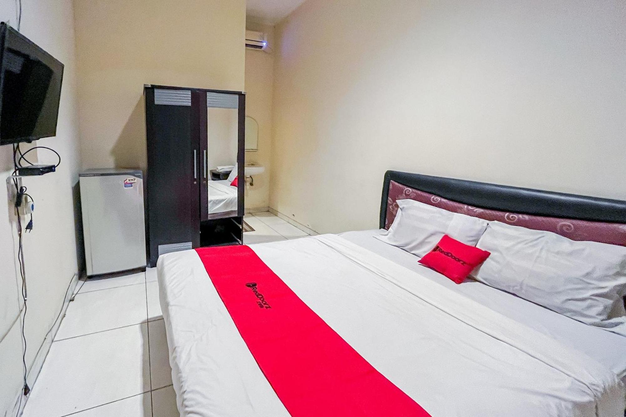 โอโย 138 กราฮา 99 Hotel สุราบายา ภายนอก รูปภาพ