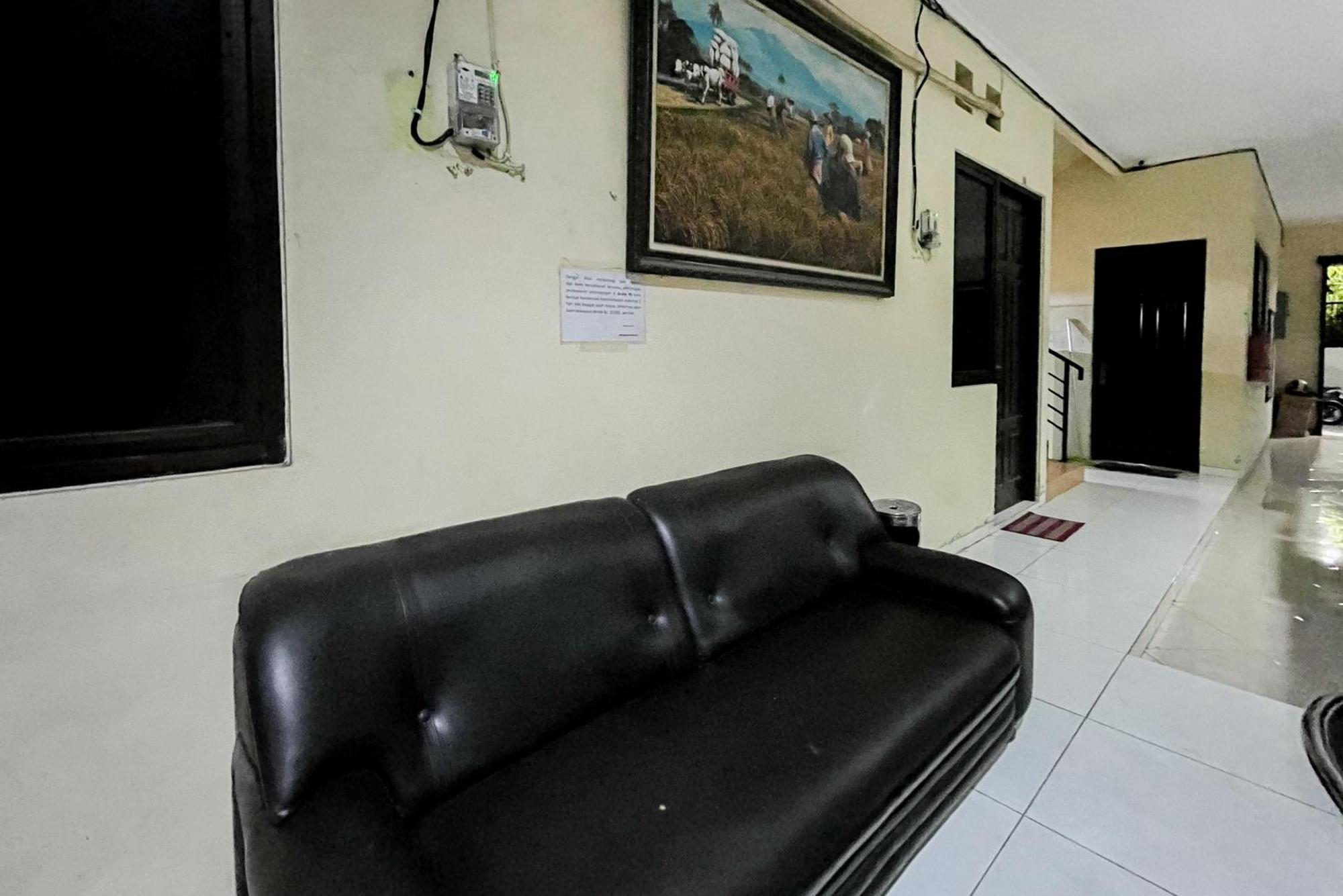 โอโย 138 กราฮา 99 Hotel สุราบายา ภายนอก รูปภาพ